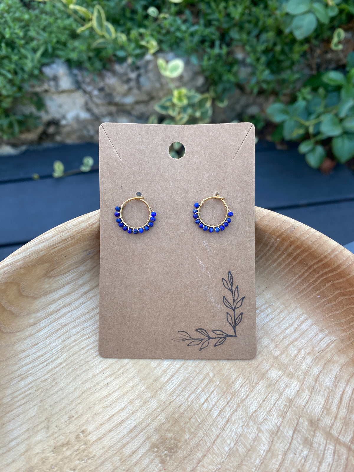 Boucles d'oreilles discrète en pierres naturelles